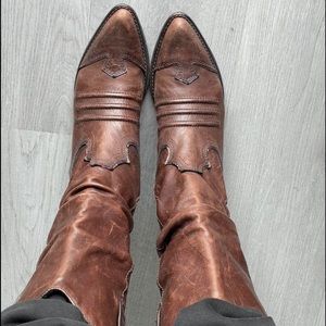 BROWN COWBOY BOOTS